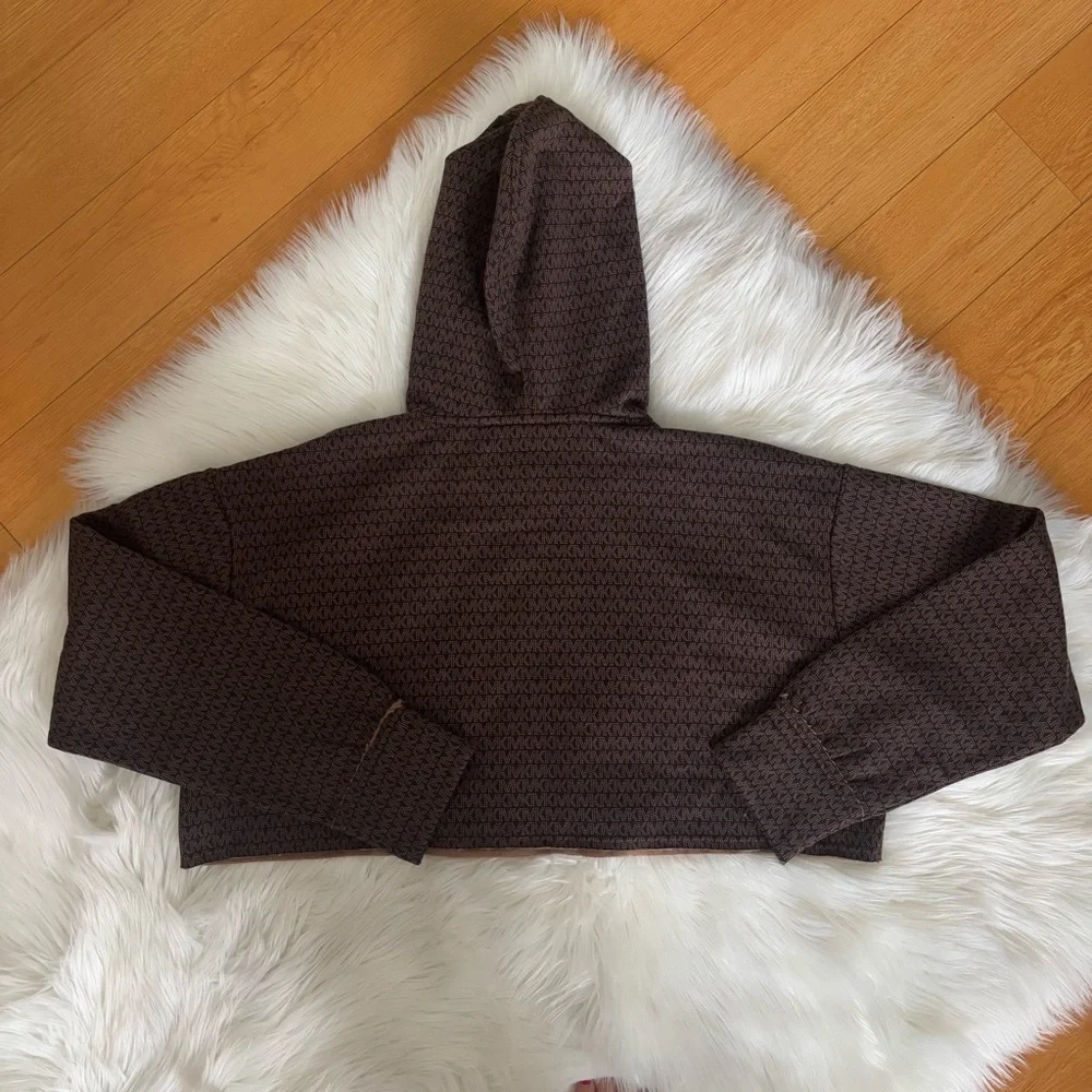 Michael Kors Mini Cropped Logo Hoodie - Picture 5 of 7